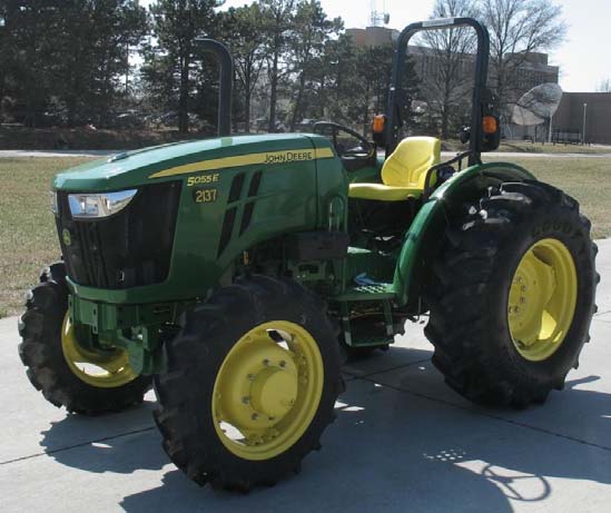 John Deere 5055E