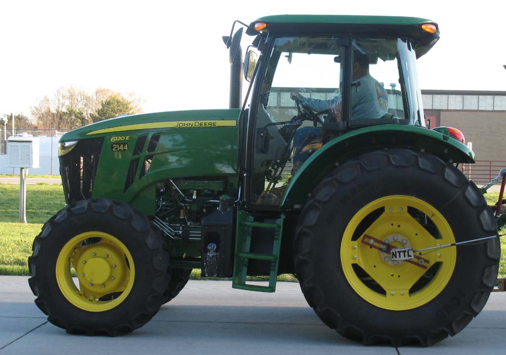 John Deere 6120E
