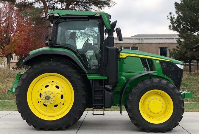 John Deere 7R 210