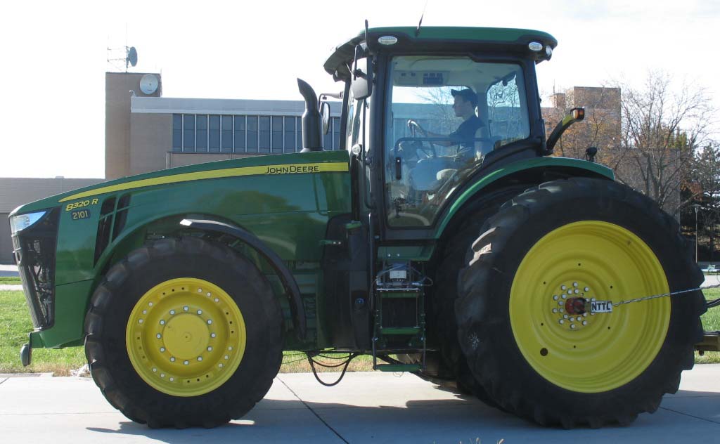 John Deere 8320R
