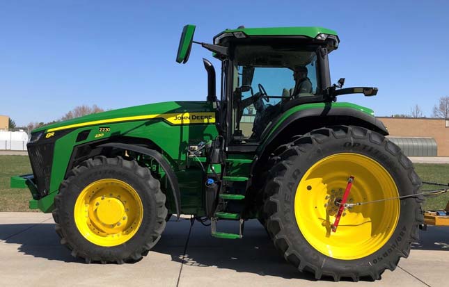 John Deere 8R 230