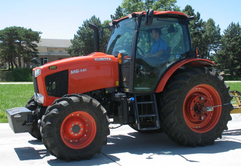 Kubota M6-141